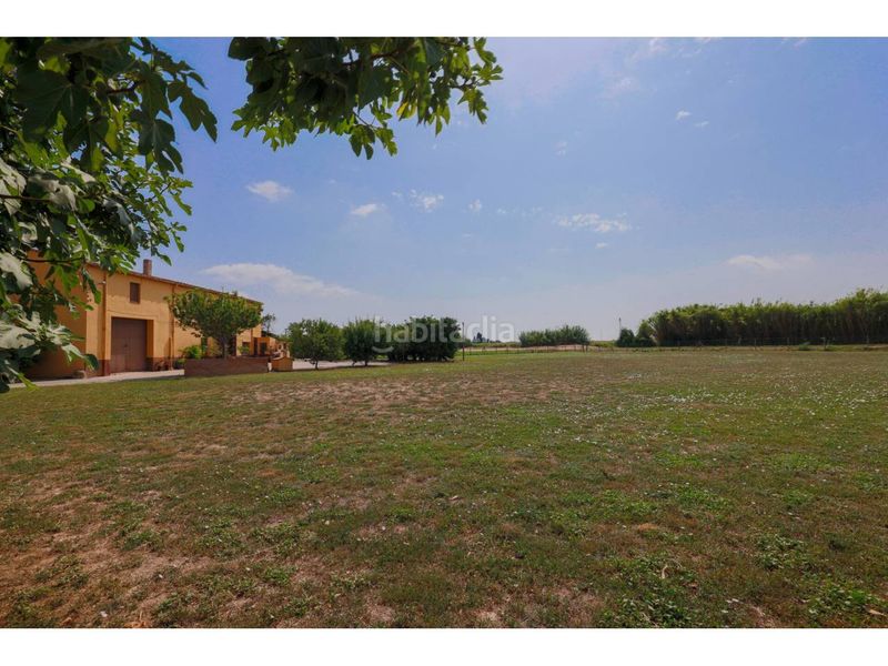 Foto f5196ce6-091d-4963-963e-43372929f1d1. Masia amb aparcament piscina a Verges