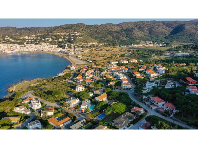 Foto 9f4edd94-1ecd-48f8-9f5c-69eea68ba252. Casa amb calefacció aparcament a Port de la Selva (El)