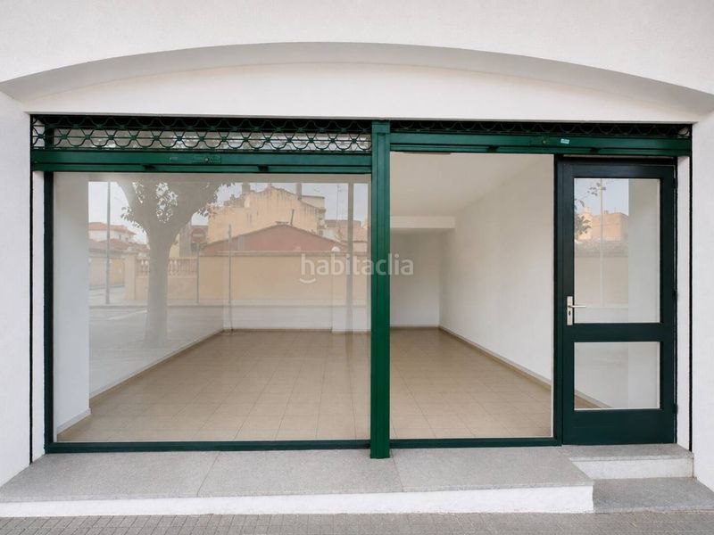 Foto c268b9c4-2b0d-47e6-aba8-36881f4f0e98. Location local commercial dans calle martí jordi i frigola 14 dans Palafrugell