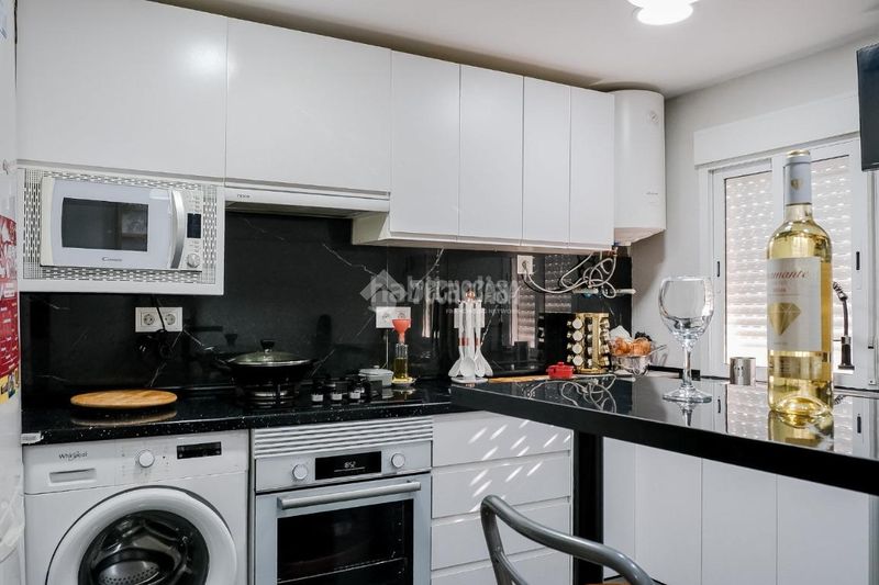 Foto 1442ffe8-6a54-4386-8bee-81982b22fe0c. Piso  en venta en Buena Vista Madrid