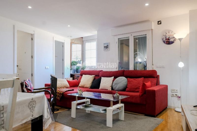 Foto d3c86da2-b91a-4fcb-814f-d392e70b6c6a. Piso  en venta en Buena Vista Madrid