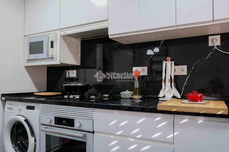 Foto efe923c0-1ff9-4ef8-9526-4ba38c7d713f. Piso  en venta en Buena Vista Madrid