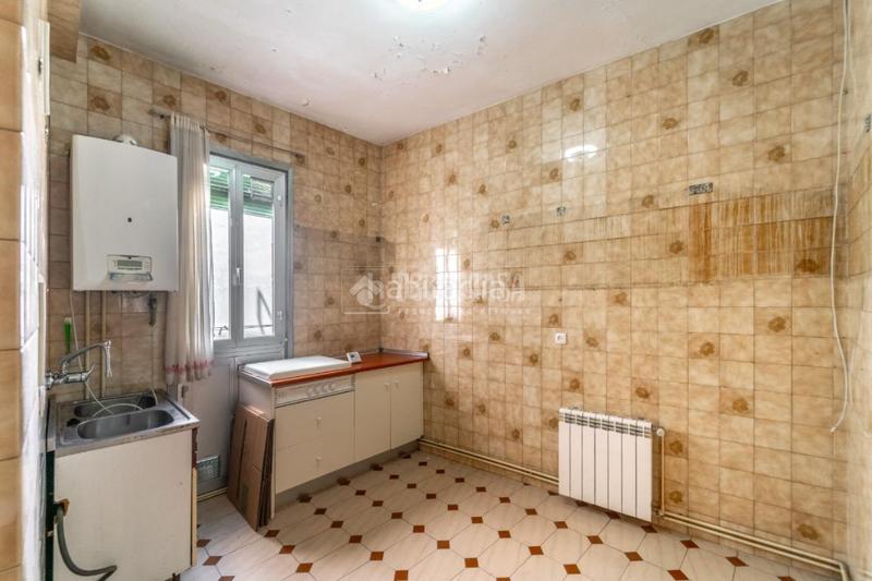 Foto 68c5743b-a041-4526-83a7-5d4d5978030c. Piso  en venta en Embajadores-Lavapiés Madrid