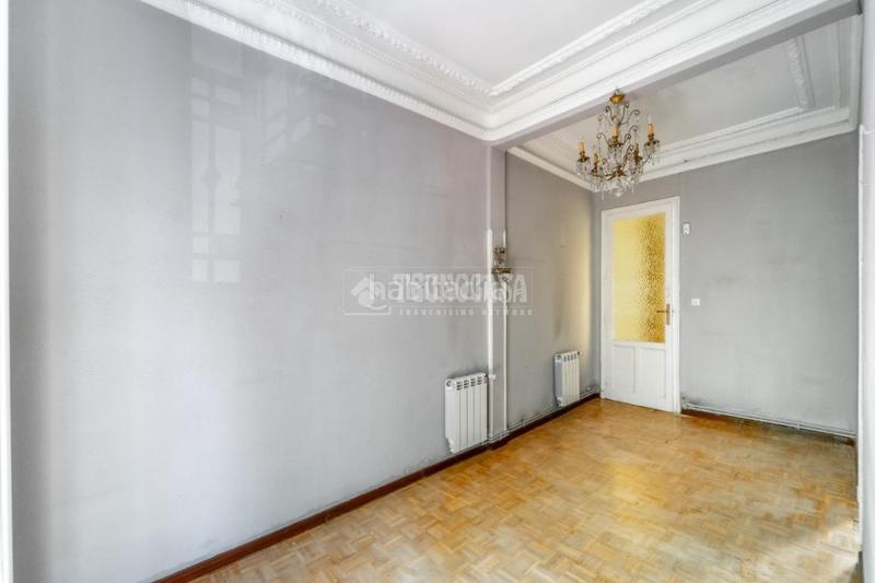 Foto a38a6005-4c74-4658-8fc3-0b6f1e796286. Piso  en venta en Embajadores-Lavapiés Madrid