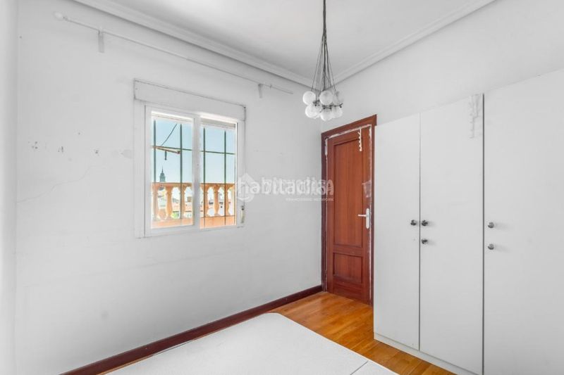 Foto b104ab56-c6b7-42fb-b883-babe18d934a0. Piso  en venta en Embajadores-Lavapiés Madrid