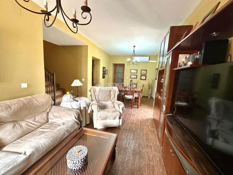 Foto 04b84c57-af7c-4c04-ad71-8192a4359550. Casa amb aparcament a Centro Jerez de la Frontera