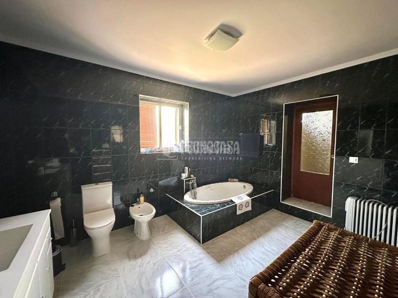 Foto 16424bb8-edc5-4004-90f7-f86a083c8abd. Casa amb aparcament a Centro Jerez de la Frontera