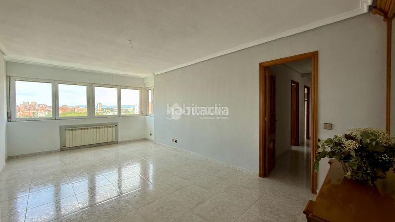Foto 1589cc52-0a76-4952-ba51-681c8d83413c. Pis amb calefacció a Pinar del Rey Madrid
