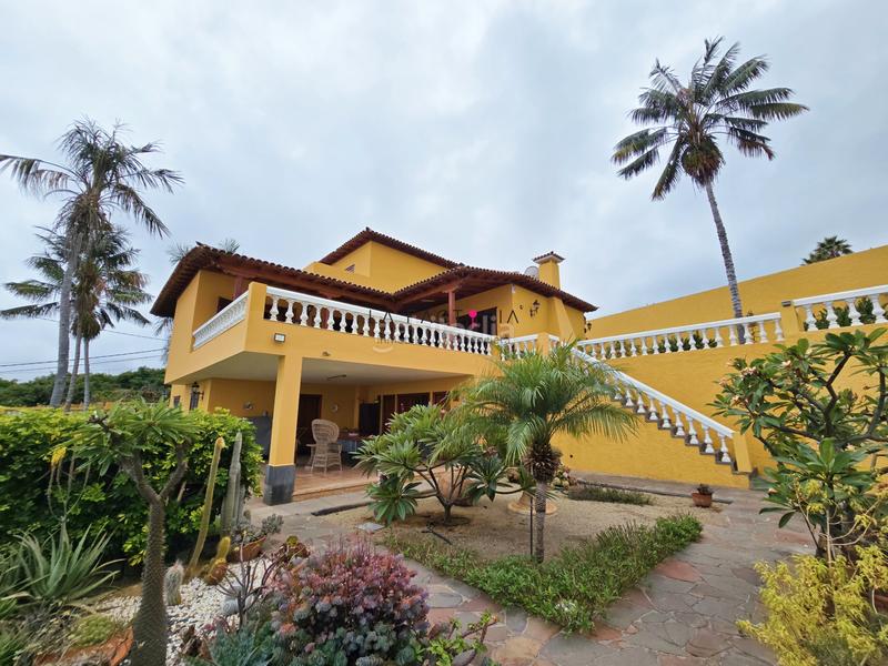 Foto b9e791fd-4684-412a-9ef2-8c42bce6b253. Chalet avec cheminée parking dans Los Realejos pueblo Realejos (Los)