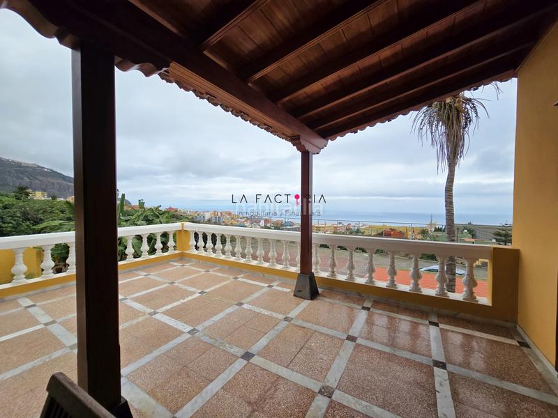 Foto c6a59d5e-0932-4571-a92f-202322416b1f. Chalet avec cheminée parking dans Los Realejos pueblo Realejos (Los)