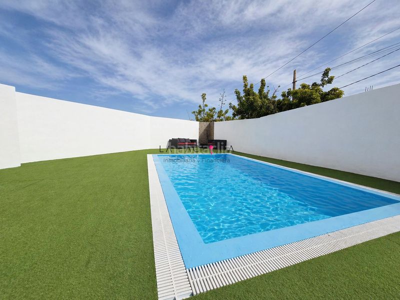 Foto 5ccf6f76-e20c-49ce-b801-1a6e14e6a7ae. Xalet amb aparcament piscina a El Escobonal - Pájara Güímar