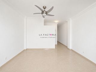 Pis a Calle miguel delgado calcerrada 7. Piso de 2 hab y terraza