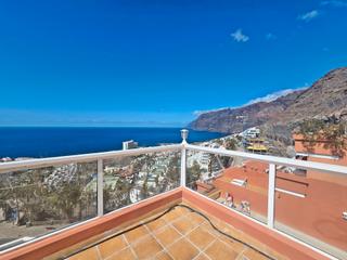 Apartament en Acantilados de Los Gigantes. Apartamento con terraza y vista panormica al mar y la gomera