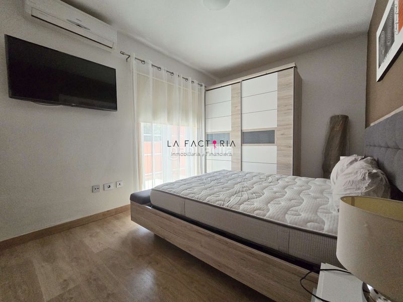 Foto 66601ae4-228c-4804-b15b-54593ced89d4. Casa aparellada amb aparcament a Las Galletas Arona