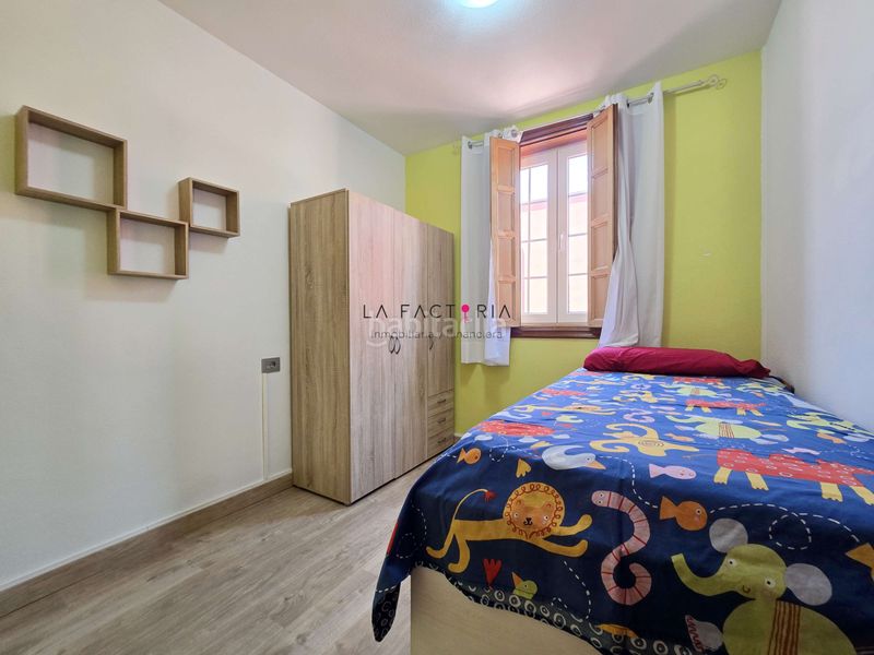 Foto d8395151-b116-49b6-8d54-867d6da9b109. Casa aparellada amb aparcament a Las Galletas Arona