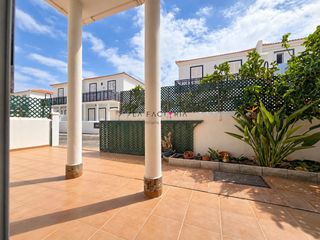 Chalet in Arico. Chalet a escasos metros del mar en abades