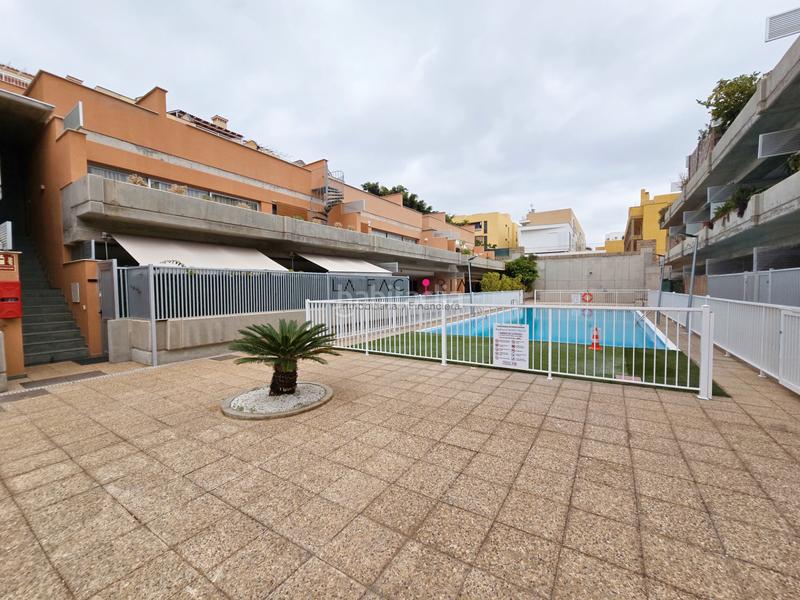 Foto 76cf9bde-d403-45b3-b298-3114025fbc45. Pis amb aparcament piscina a Las Chafiras San Miguel de Abona