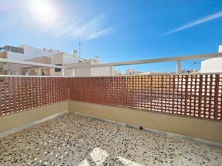 Location Appartement à Avenida josé miguel galván bello 30. Alquiler larga temporada en el medano