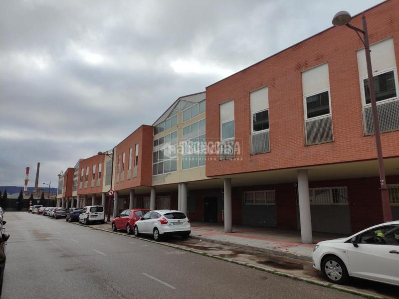 Foto ba975dfe-92a2-4e75-a87b-2cc3623cd1f9. Lloguer local comercial a Bulevar-Plaza Castilla Azuqueca de Henares