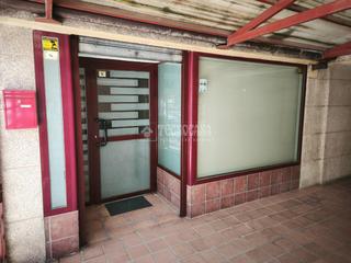 Local commercial en Bulevar-Plaza Castilla. Local comercial en venta en azuqueca de henares