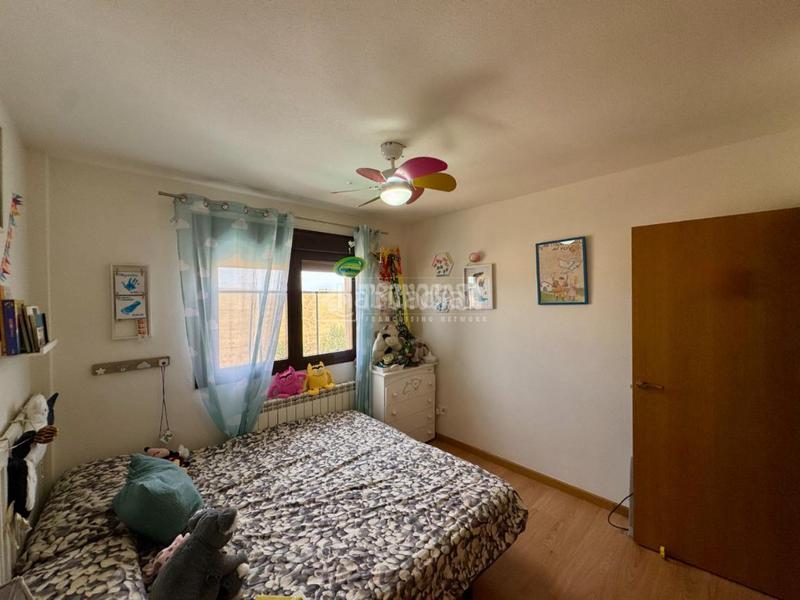 Foto 2bf96879-fe6c-4401-b51f-c8cb943a5be0. Casa pareada casa en venta en Villanueva de la Torre