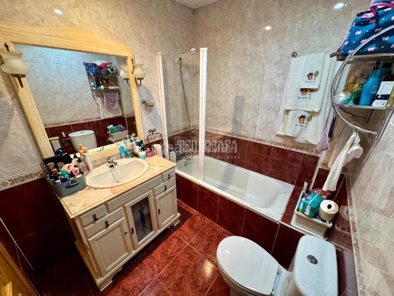 Foto 3e778617-3c01-471a-b291-d80b817c3550. Casa aparellada amb calefacció a Villanueva de la Torre