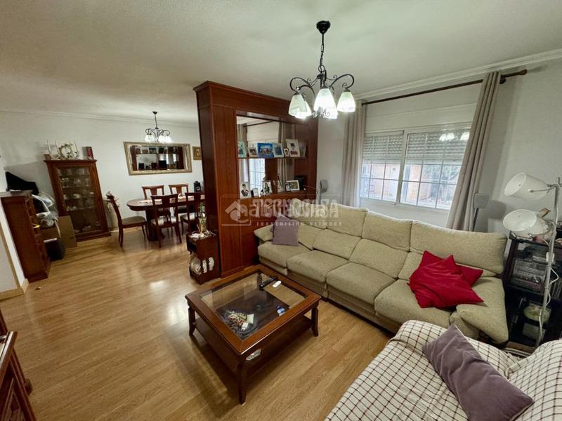 Foto b25f69bc-58f9-4997-8409-3cc1647cc044. Casa aparellada amb calefacció a Villanueva de la Torre