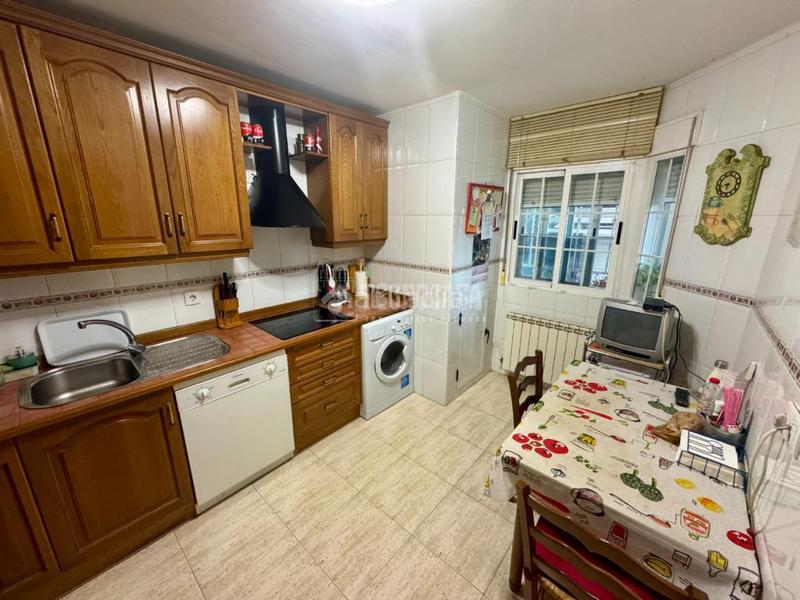 Foto dab13b4a-b151-46d7-82c7-7f45e9d16a87. Casa aparellada amb calefacció a Villanueva de la Torre