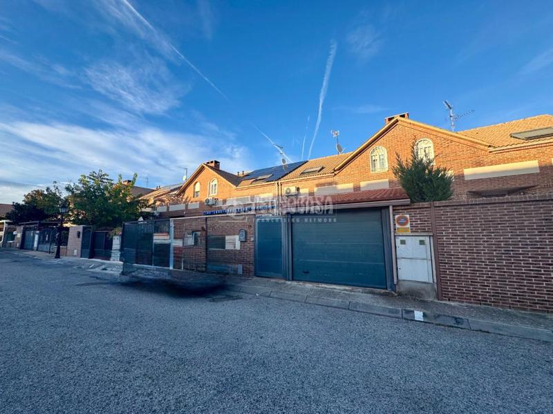 Foto e94659c1-0038-436c-88c9-b59e4e92cb0f. Casa aparellada amb calefacció a Villanueva de la Torre