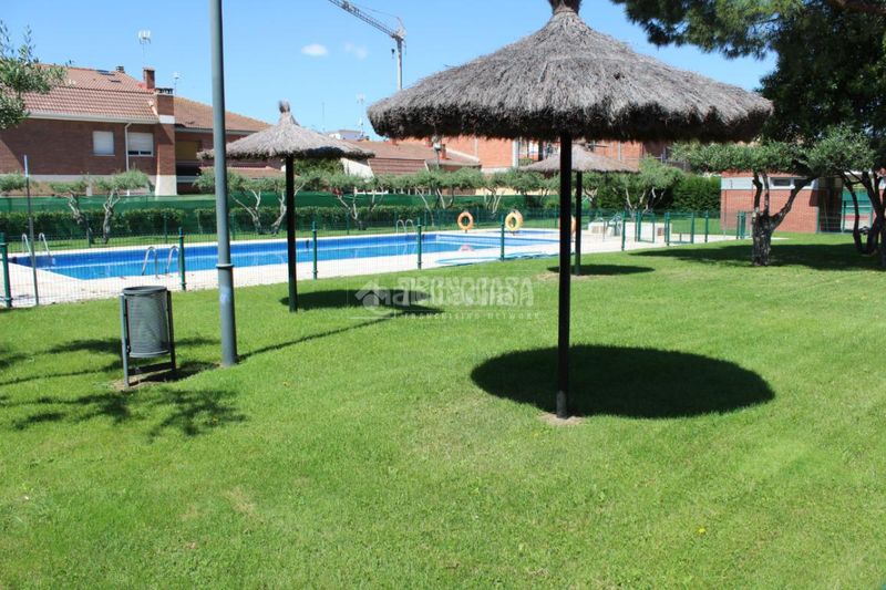 Foto c1379fef-3973-4273-a69f-f02e665a9800. Pis amb calefacció aparcament piscina a La Quebradilla Azuqueca de Henares