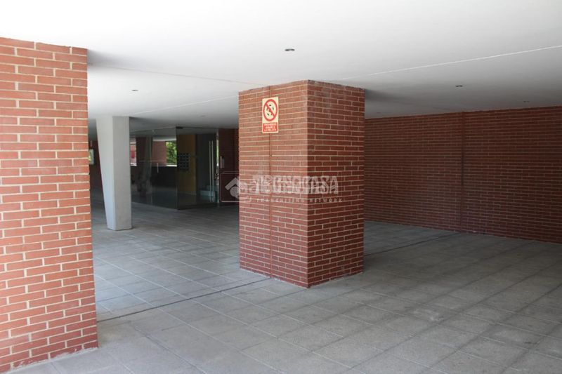 Foto ce182e90-0c9d-409f-a375-78521d58c6a7. Pis amb calefacció aparcament piscina a La Quebradilla Azuqueca de Henares
