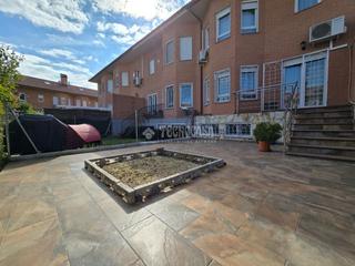 Casa aparellada  N/a. Casa en venta en alcalá de henares