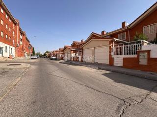 Casa aparellada  C. de andujar. Casa en venta en alcalá de henares