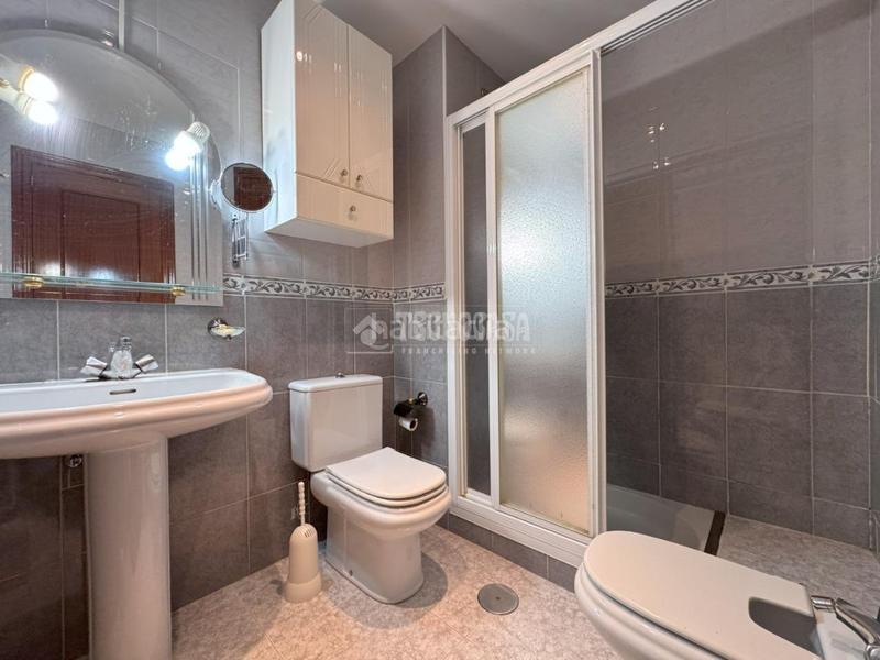 Foto d208794f-7e6c-4f1f-a4b3-c07aa7376a79. Casa pareada casa en venta en Val Alcalá de Henares