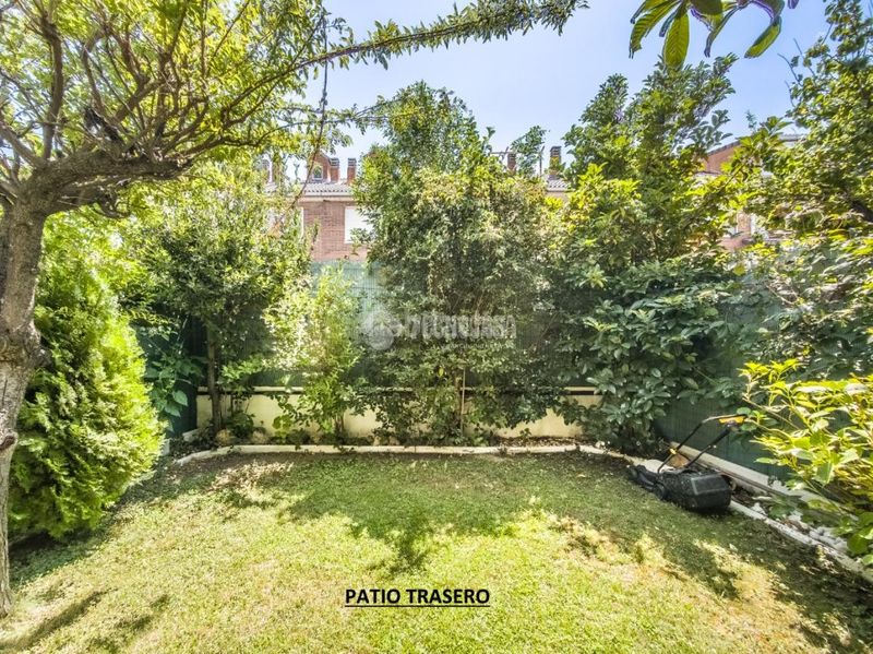 Foto c4f56126-06ee-48bc-a730-ac9b5ee7560c. Casa aparellada amb calefacció piscina a Valdepelayo-Montepinos-Arroyo Culebro Leganés