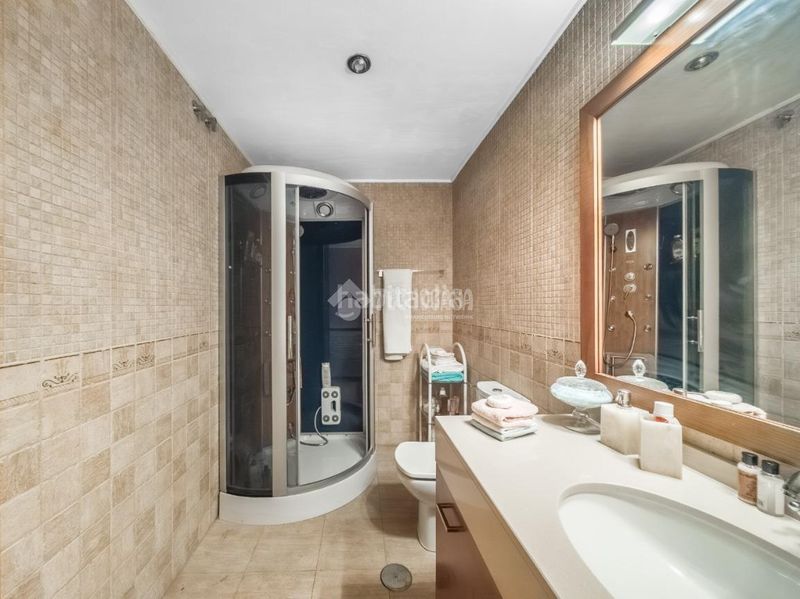 Foto f0e70dab-d6e8-4bc3-b2d4-c0e68bd270cc. Casa aparellada amb calefacció piscina a Valdepelayo-Montepinos-Arroyo Culebro Leganés