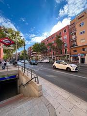 Pis a Pueblo Nuevo. Piso en venta en madrid