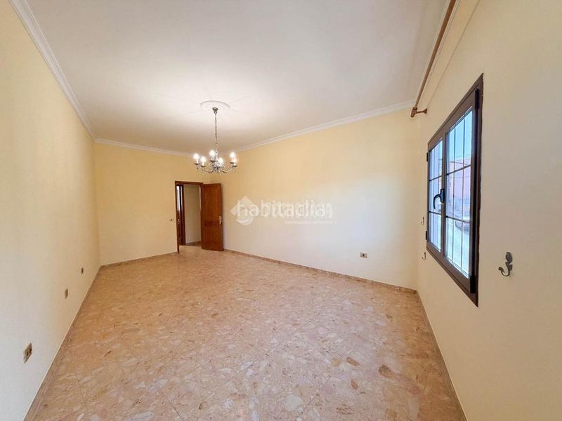 Foto 60b1a677-152c-4343-a8c7-63d66dfb309d. Casa aparellada amb aparcament a Ingenio pueblo Ingenio