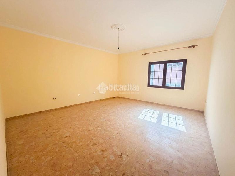 Foto 792e91c4-0345-4388-a9ff-419492e65f0f. Casa aparellada amb aparcament a Ingenio pueblo Ingenio