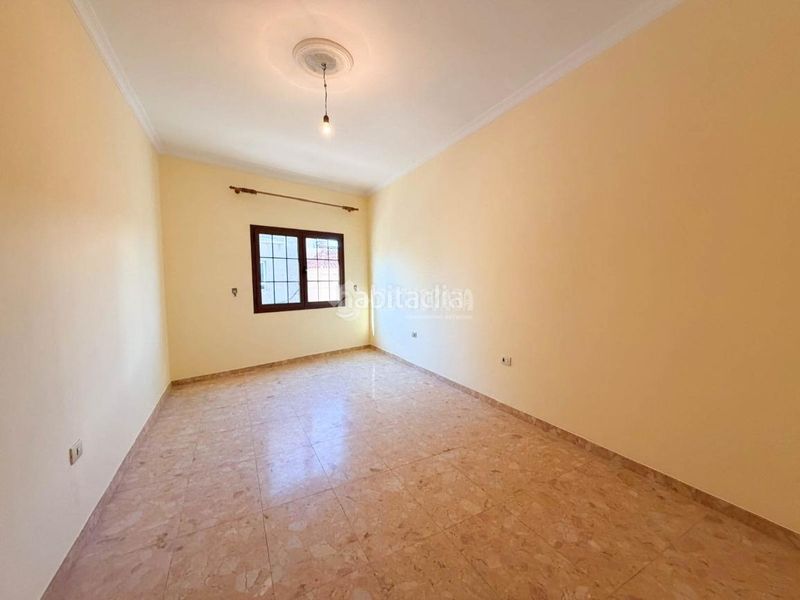 Foto 99a3268f-4eac-4b20-ae76-7bf533458aa3. Casa aparellada amb aparcament a Ingenio pueblo Ingenio