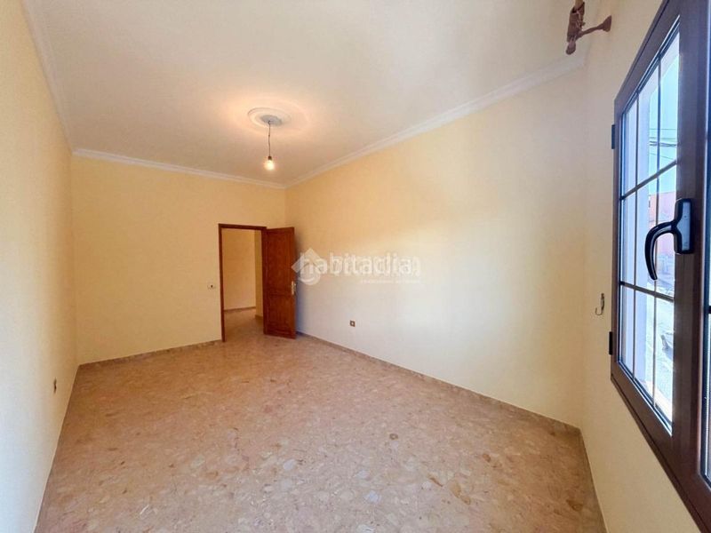 Foto c1fe25d8-c240-46e2-80ae-00409c3728c7. Casa aparellada amb aparcament a Ingenio pueblo Ingenio