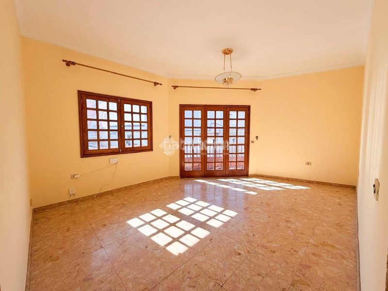 Foto ee011128-b7c1-4291-8369-2ebf14b73a01. Casa aparellada amb aparcament a Ingenio pueblo Ingenio