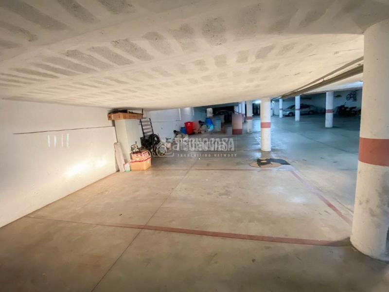 Foto e1b502b0-f032-40fa-bd17-636e45e74ce7. Aparcament cotxe a Ingenio pueblo Ingenio