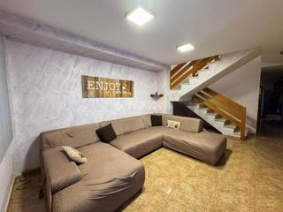 Maison jumelée à Ingenio pueblo. Casa en venta en ingenio