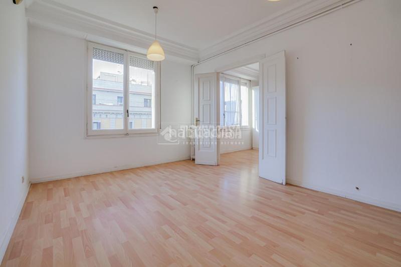 Foto e91619f1-875d-4789-81c6-f5bb2eef88bf. Etagenwohnung mit heizung in Dreta de l´Eixample Barcelona