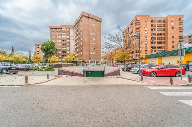 Foto fc758d6c-88d9-416e-8d5a-d76ced104cc2. Aparcament cotxe a El Carrascal Leganés