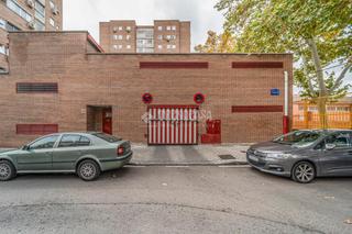 Parking coche en El Carrascal. Boxplaza de garaje en venta en leganés
