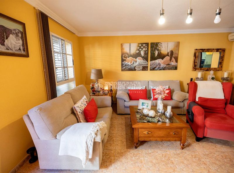Foto b859ba96-4d94-4324-9d17-1f9de6064707. Casa aparellada amb aparcament a Valsequillo de Gran Canaria