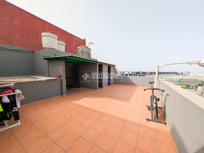 Foto be24b87c-5cc0-49db-aef7-91560185b2b4. Edificio in Playa del Hombre - Taliarte - Salinetas Telde