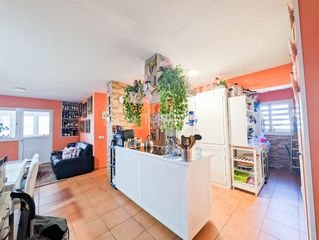 Etagenwohnung in Jinamar. Piso en venta en telde
